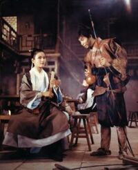 Cheng Pei Pei y Yuen Hwa.